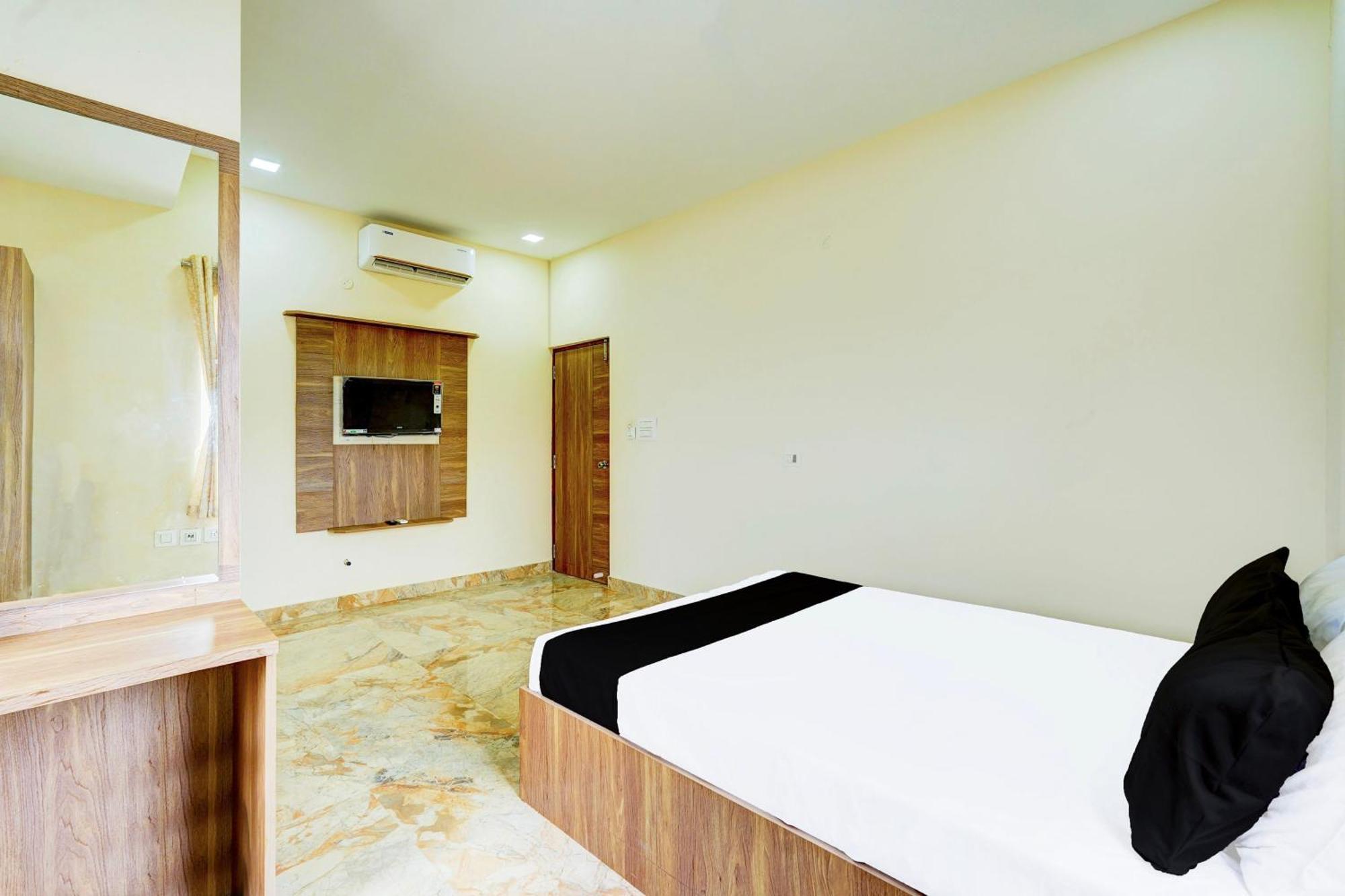 Hotel Super O Sriperambadhur Formerly Radha Residency
